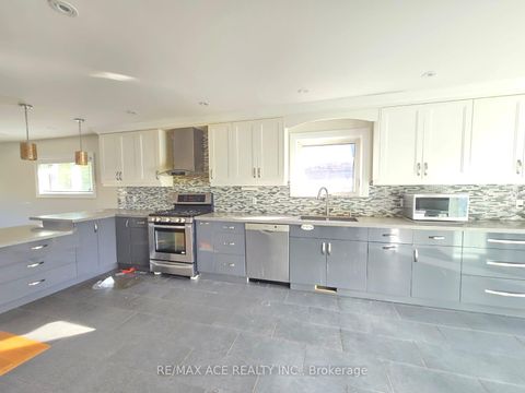 Photo 5 at 66 Portsdown Road, Dorset Park, Toronto