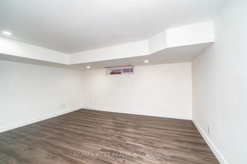Photo 10 at 79 Elmsthorpe Avenue, Forest Hill South, Toronto