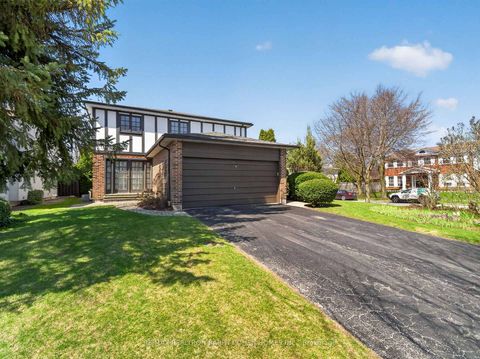 Photo 1 at 25 Harlington Road, Don Mills, Toronto