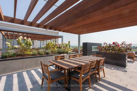 Photo 2 at 504 - 2 Old Mill Drive, Swansea, Toronto