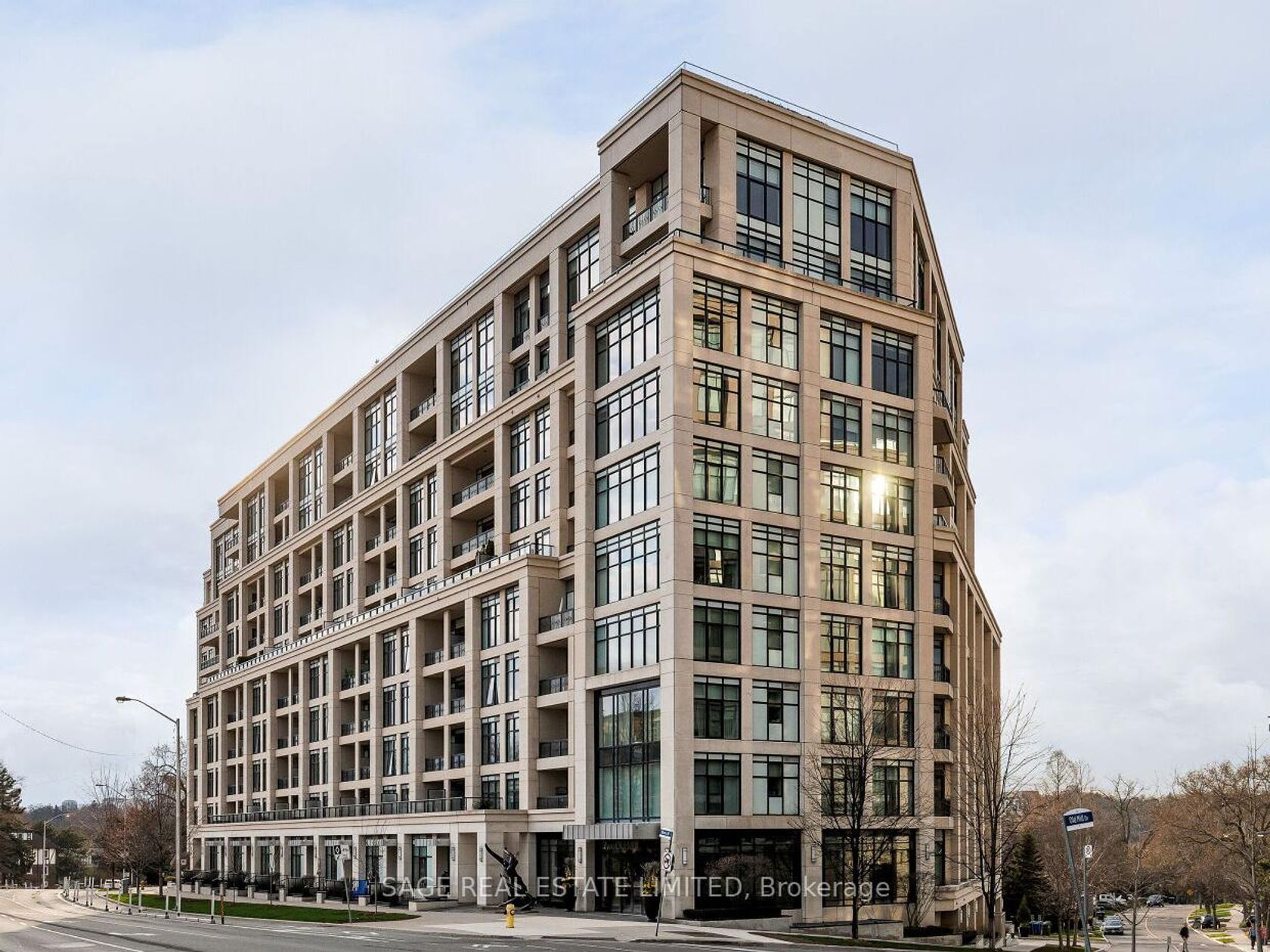 504 - 2 Old Mill Drive, Swansea, Toronto photo number 2