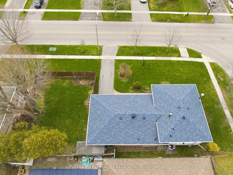 Photo 42 at 72 Clover Ridge Drive E, South East, Ajax