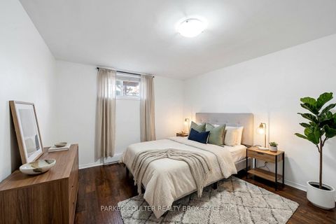 Photo 4 at 10 Ford Street, Sunnidale, Barrie