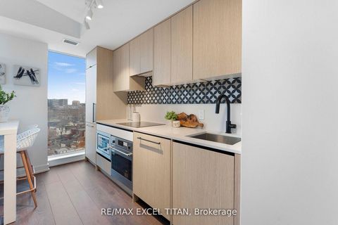 Photo 6 at 703 - 5 Lakeview Avenue, Bellwoods, Toronto