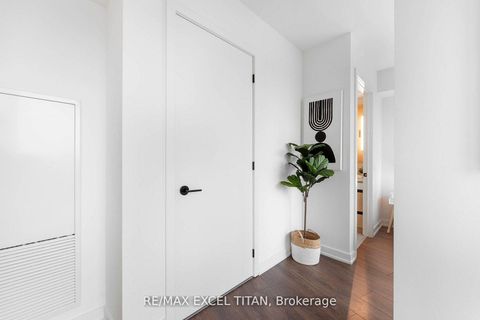 Photo 13 at 703 - 5 Lakeview Avenue, Bellwoods, Toronto