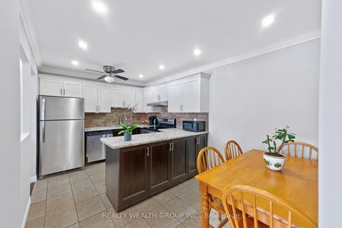 Photo 8 at 221 - 155 Main Street N, London, Newmarket