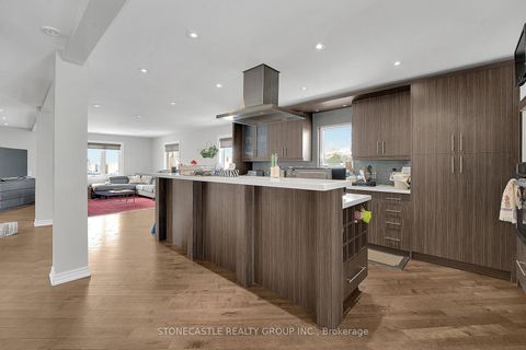 Photo 3 at 151 Richmond Street, Mill Pond, Richmond Hill