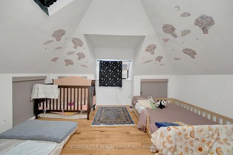 Photo 10 at 151 Richmond Street, Mill Pond, Richmond Hill