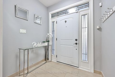 Photo 3 at 170 Silver Maple Road, Jefferson, Richmond Hill