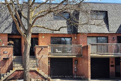 Photo 2 at 16 - 72 Ashglen Way, Unionville, Markham