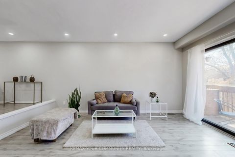 Photo 8 at 16 - 72 Ashglen Way, Unionville, Markham