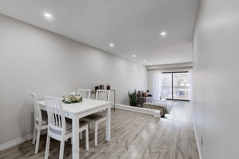 Photo 15 at 16 - 72 Ashglen Way, Unionville, Markham