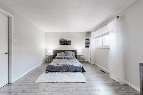 Photo 28 at 16 - 72 Ashglen Way, Unionville, Markham