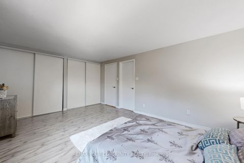 Photo 30 at 16 - 72 Ashglen Way, Unionville, Markham