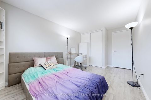 Photo 32 at 16 - 72 Ashglen Way, Unionville, Markham