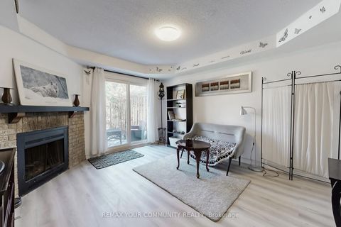 Photo 36 at 16 - 72 Ashglen Way, Unionville, Markham