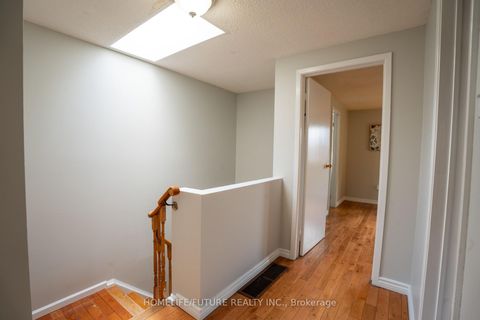 Photo 17 at 25 Shady Hollow Drive, Milliken, Toronto