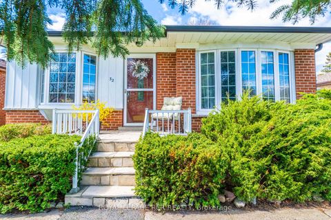 Photo 4 at 32 Beacon Road, Dorset Park, Toronto