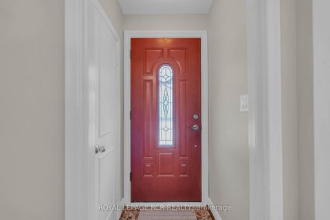 Photo 5 at 32 Beacon Road, Dorset Park, Toronto