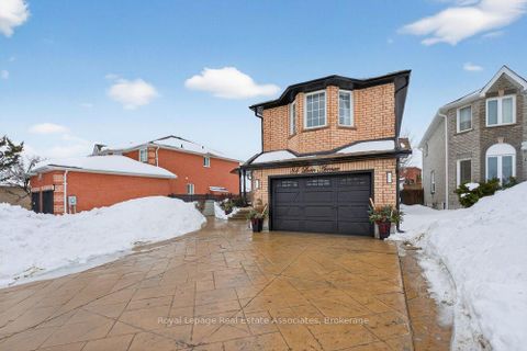 Photo 1 at 84 Loon Avenue, Painswick South, Barrie