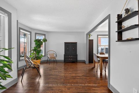 Photo 3 at 84 Loon Avenue, Painswick South, Barrie