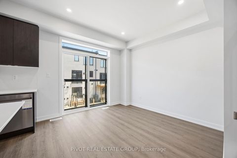 Photo 10 at 140 Danielle Moore Circle, Bendale, Toronto