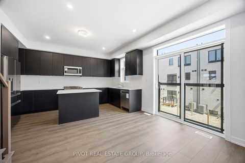 Photo 11 at 140 Danielle Moore Circle, Bendale, Toronto