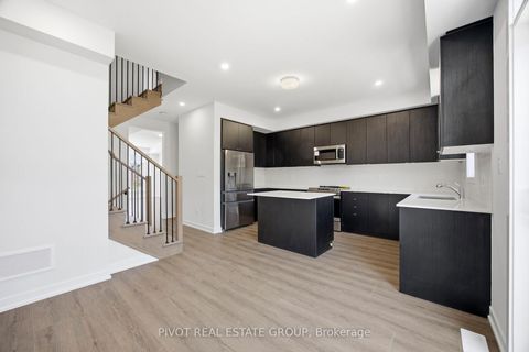 Photo 13 at 140 Danielle Moore Circle, Bendale, Toronto