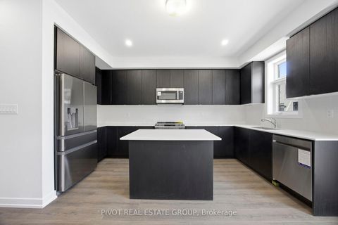 Photo 14 at 140 Danielle Moore Circle, Bendale, Toronto