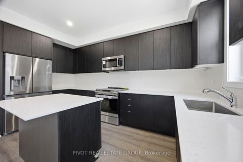 Photo 16 at 140 Danielle Moore Circle, Bendale, Toronto