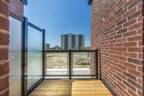 Photo 39 at 140 Danielle Moore Circle, Bendale, Toronto