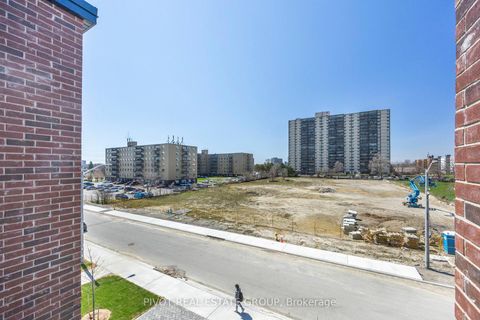 Photo 40 at 140 Danielle Moore Circle, Bendale, Toronto