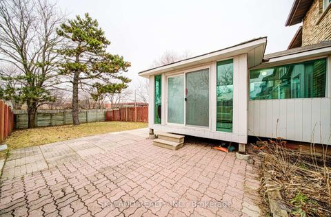 Photo 1 at 56 Upton Crescent, Milliken Mills West, Markham