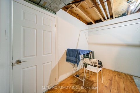 Photo 3 at 56 Upton Crescent, Milliken Mills West, Markham