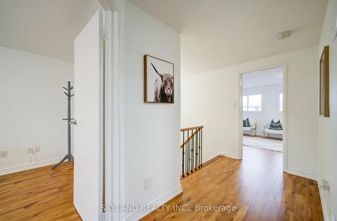 Photo 10 at 56 Upton Crescent, Milliken Mills West, Markham