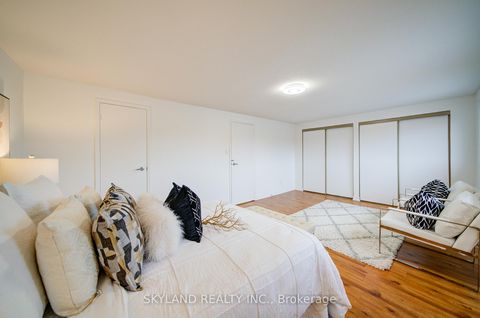 Photo 19 at 56 Upton Crescent, Milliken Mills West, Markham