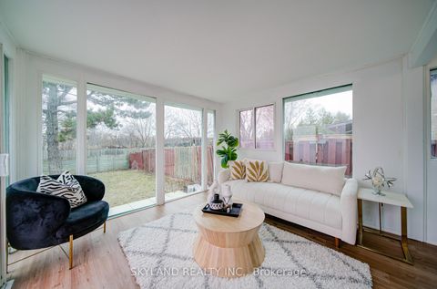 Photo 24 at 56 Upton Crescent, Milliken Mills West, Markham