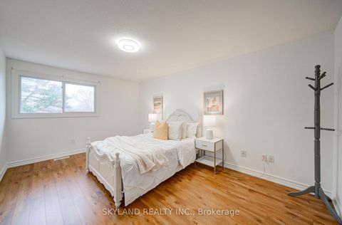Photo 25 at 56 Upton Crescent, Milliken Mills West, Markham