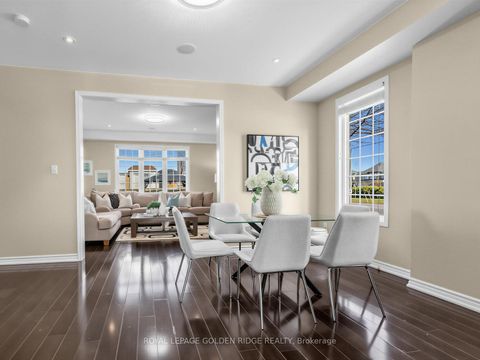 Photo 4 at 78 Bulmer Crescent, Woodland Hill, Newmarket