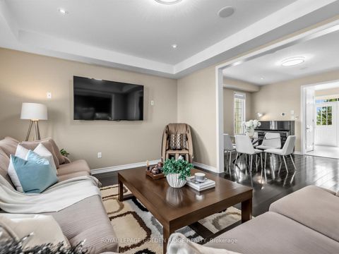 Photo 10 at 78 Bulmer Crescent, Woodland Hill, Newmarket