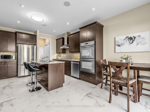 Photo 11 at 78 Bulmer Crescent, Woodland Hill, Newmarket