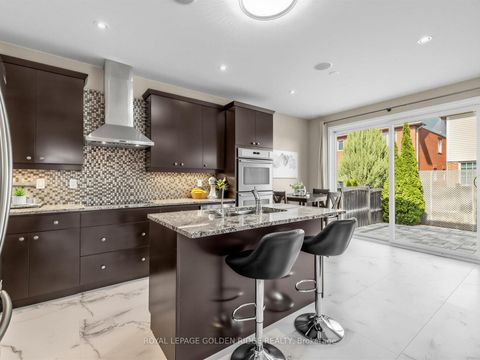 Photo 15 at 78 Bulmer Crescent, Woodland Hill, Newmarket