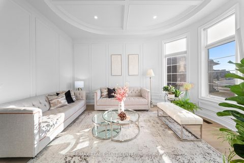 Photo 3 at 67 Rolling Green Court, Kleinburg, Vaughan