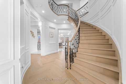 Photo 5 at 67 Rolling Green Court, Kleinburg, Vaughan