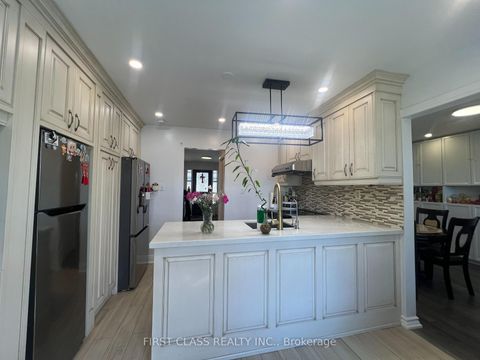 Photo 11 at 221 Chartland Boulevard, Agincourt North, Toronto