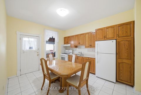 Photo 5 at 136 Harrison Street, Bellwoods, Toronto