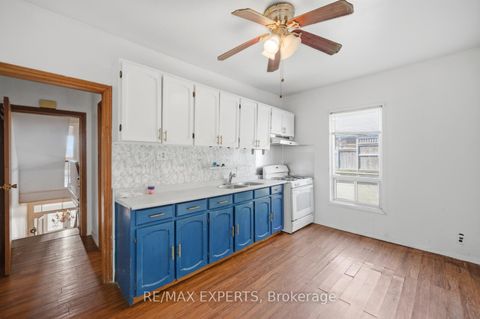 Photo 14 at 136 Harrison Street, Bellwoods, Toronto