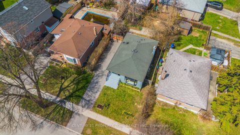 Photo 4 at 203 Toynbee Trail, Guildwood, Toronto