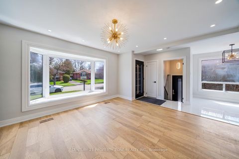 Photo 10 at 203 Toynbee Trail, Guildwood, Toronto