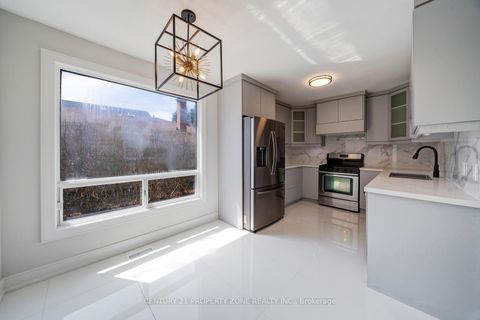 Photo 14 at 203 Toynbee Trail, Guildwood, Toronto